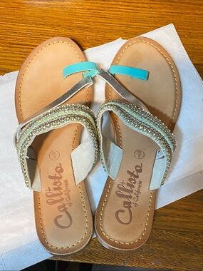 Callisto California turquoise toe loop & rhinestone flat sandal shoe size 8